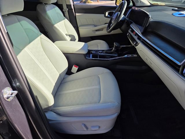 Used 2024 Kia Sorento SX image 16