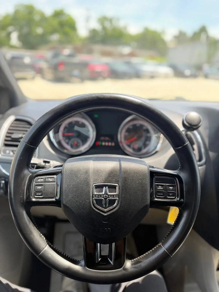 Used 2020 Dodge Grand Caravan SXT FWD image 13