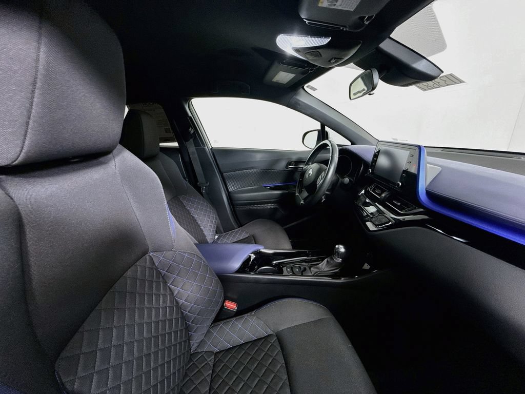 Used 2021 Toyota C-HR XLE FWD image 27