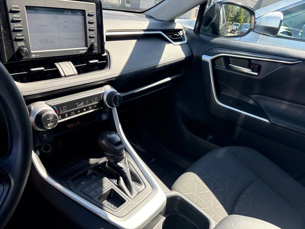 Used 2021 Toyota RAV4 XLE AWD/4WD image 12