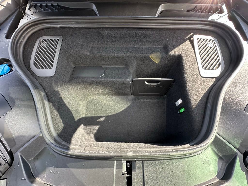 Used 2025 Porsche Macan 4 Electric image 41