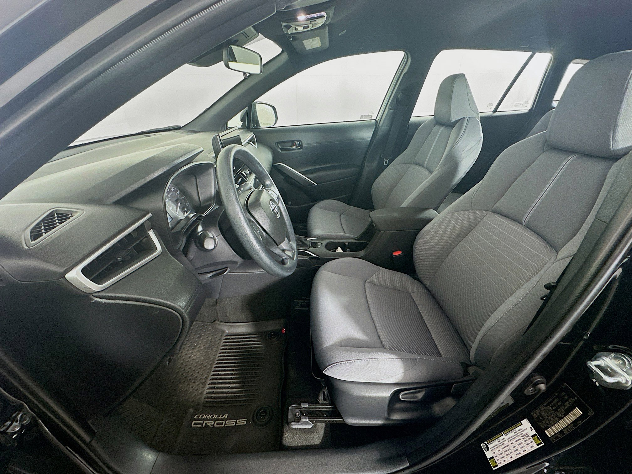 Used 2025 Toyota Corolla Cross AWD Hybrid image 13