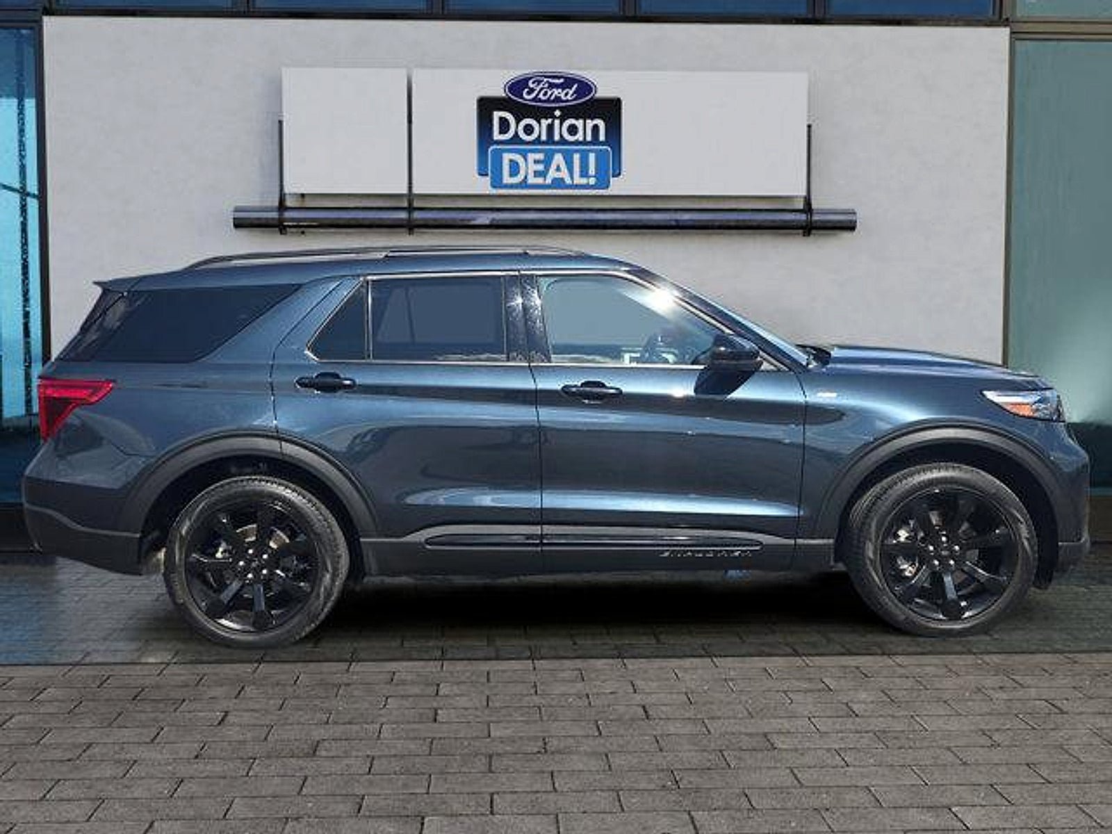 Certified 2024 Ford Explorer ST-Line w/ Class IV Trailer Tow Package AWD/4WD image 2