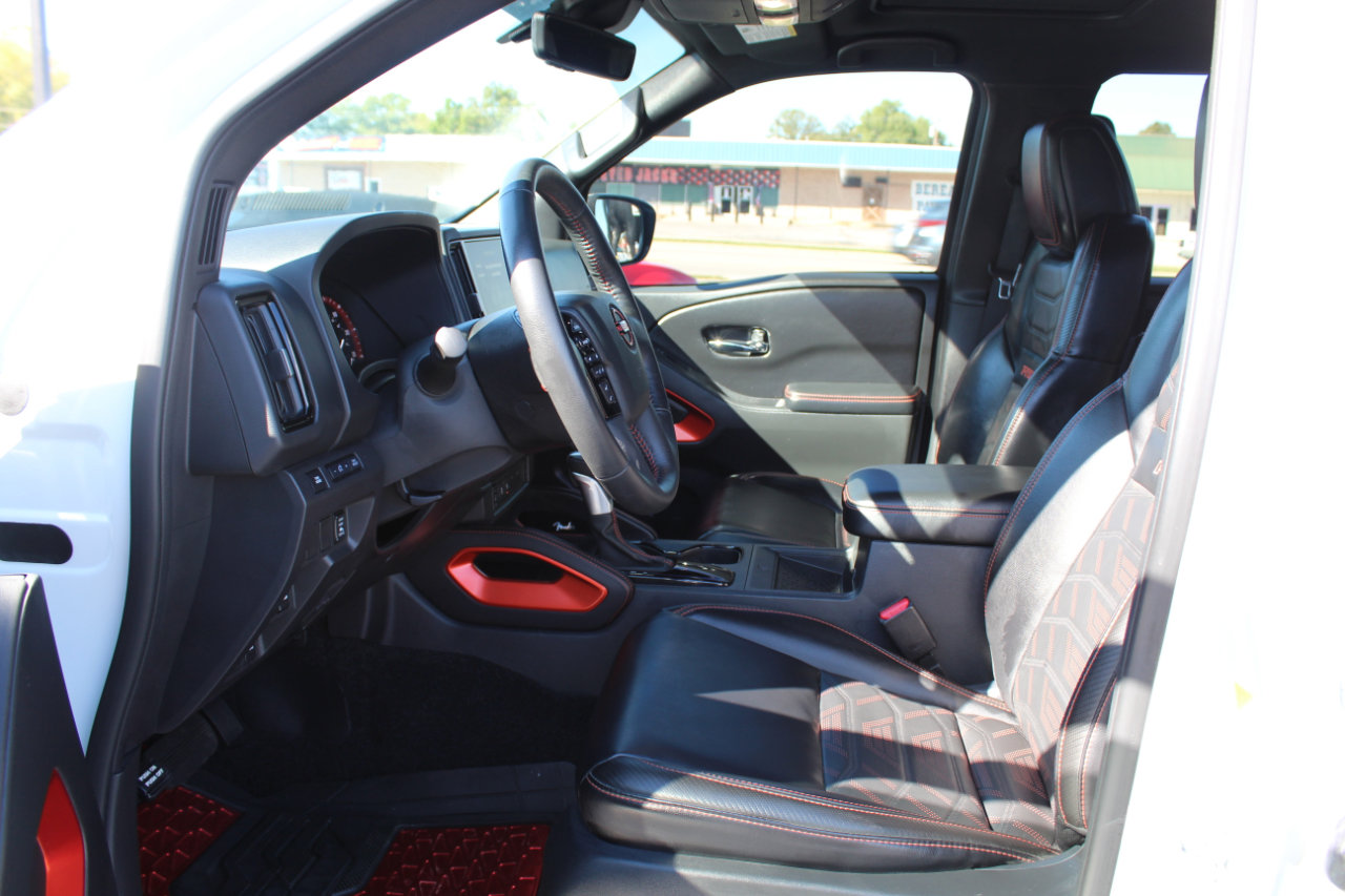 Used 2025 Nissan Frontier PRO-4X w/ Pro Premium Package image 9