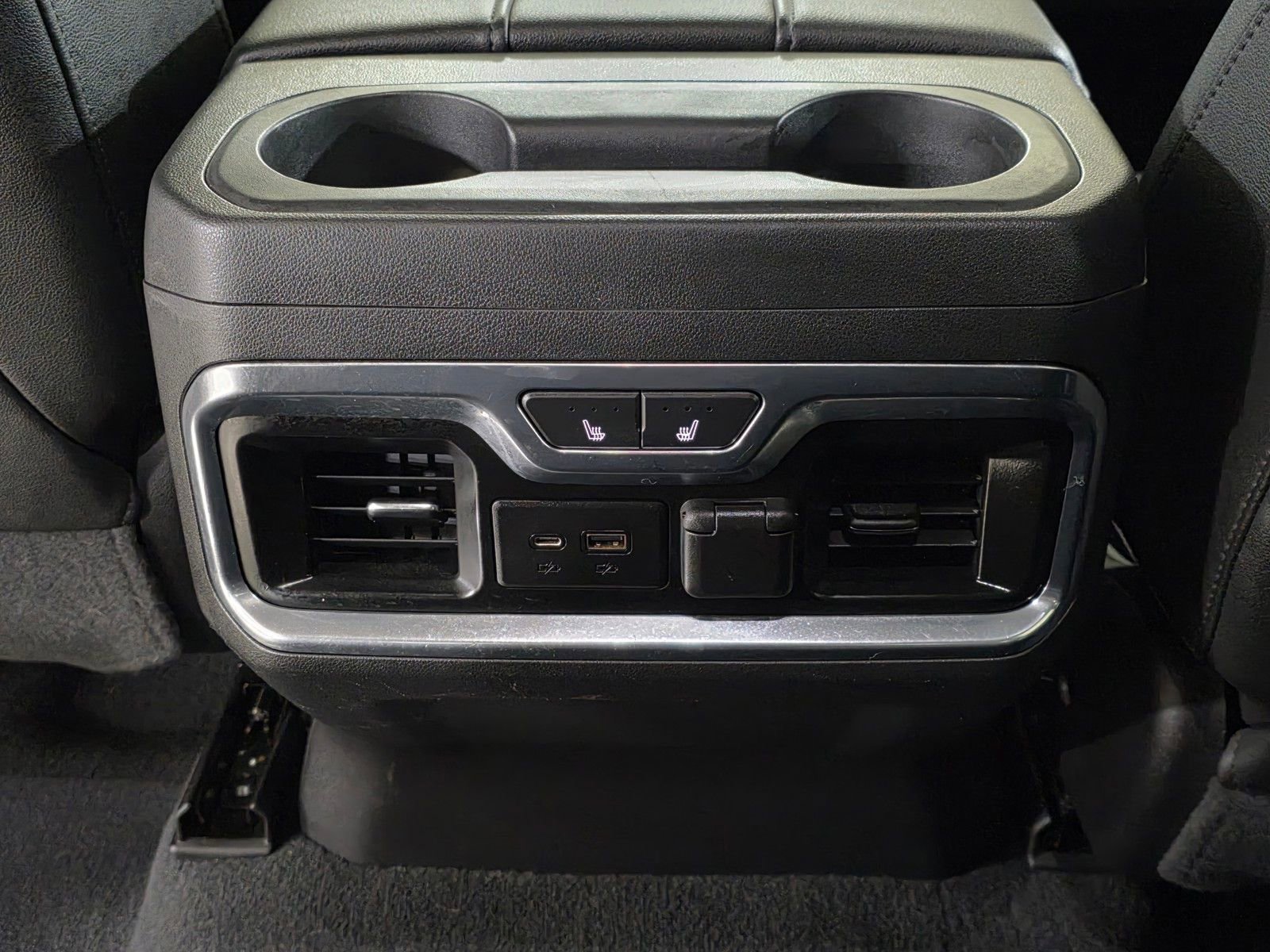Used 2019 Chevrolet Silverado 1500 LTZ w/ LTZ Convenience Package AWD/4WD image 18