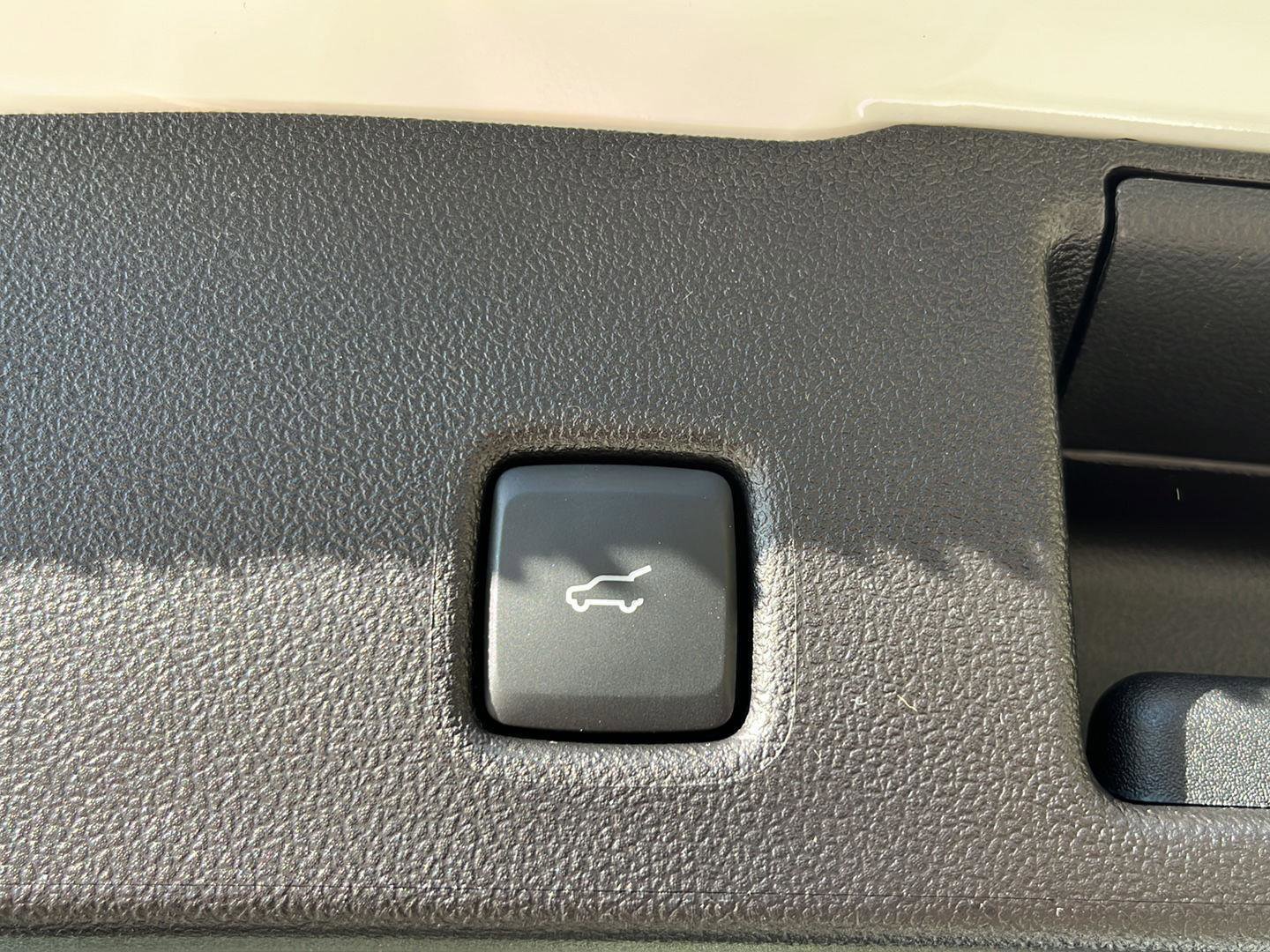 New 2025 Ford Escape ST-Line Elite w/ Equipment Group 501A image 29