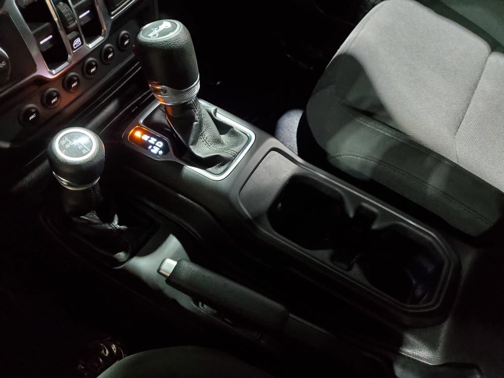 Used 2019 Jeep Wrangler Unlimited Sport AWD/4WD image 37