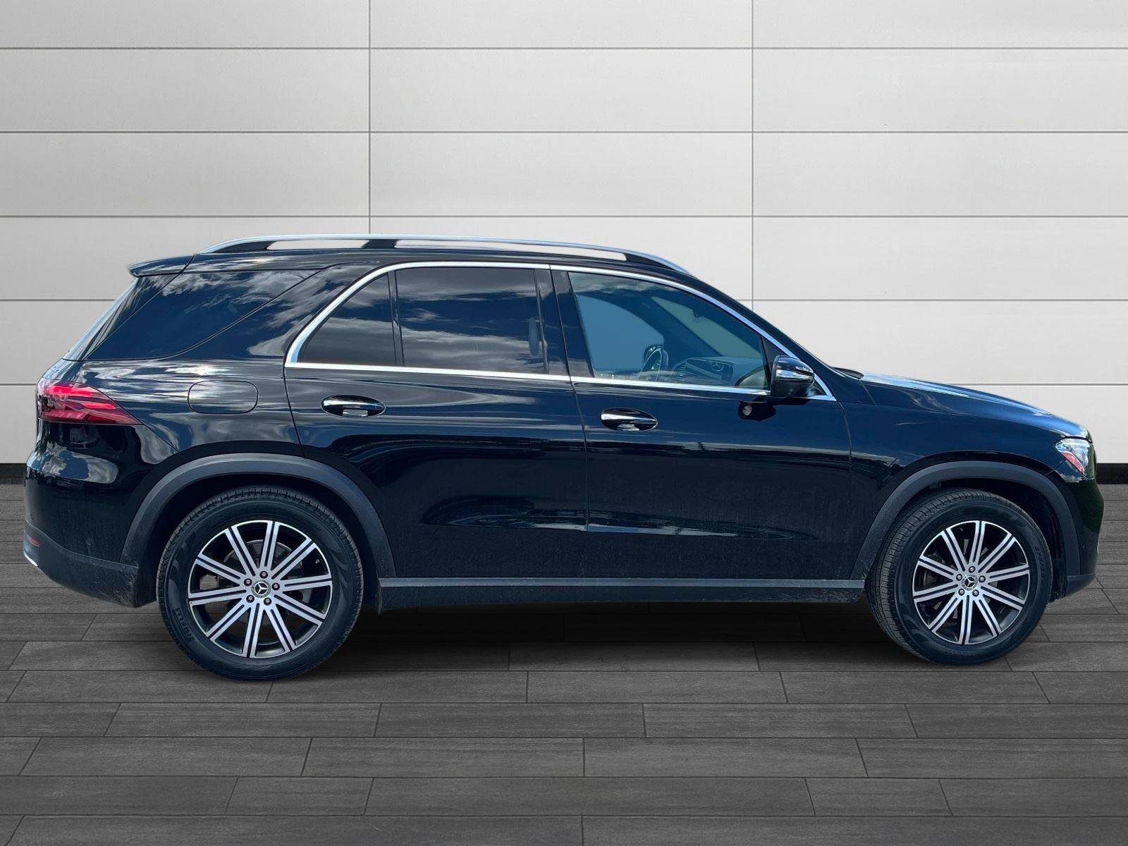 Certified 2025 Mercedes-Benz GLE 350 4MATIC image 2