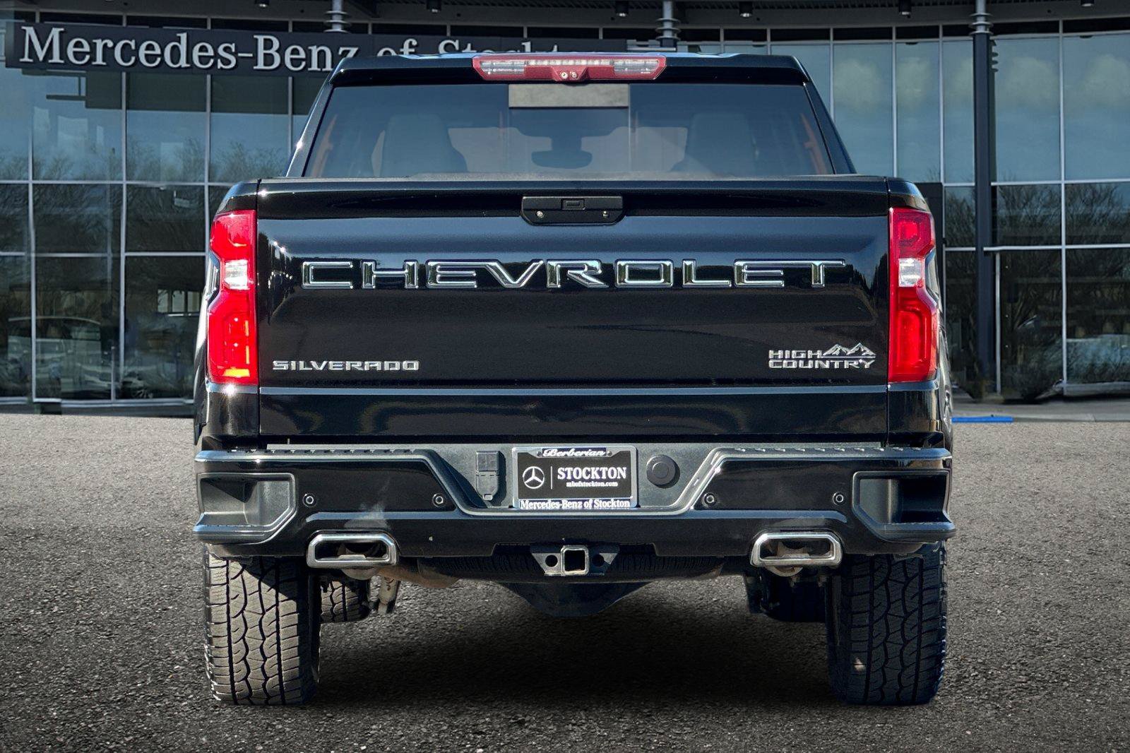 Used 2020 Chevrolet Silverado 1500 High Country w/ Technology Package AWD/4WD image 5
