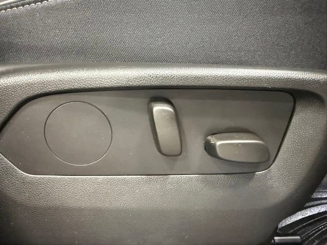 Used 2023 Buick Envision Avenir image 24