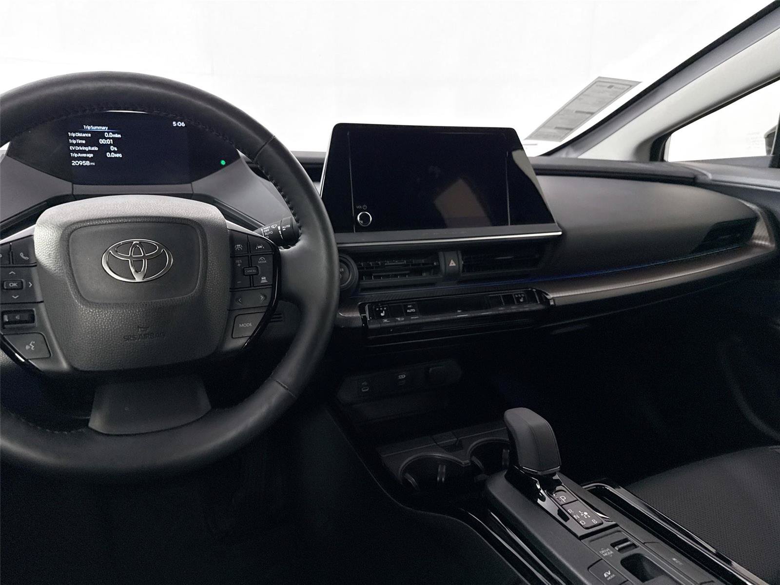 Certified 2025 Toyota Prius XLE FWD image 31