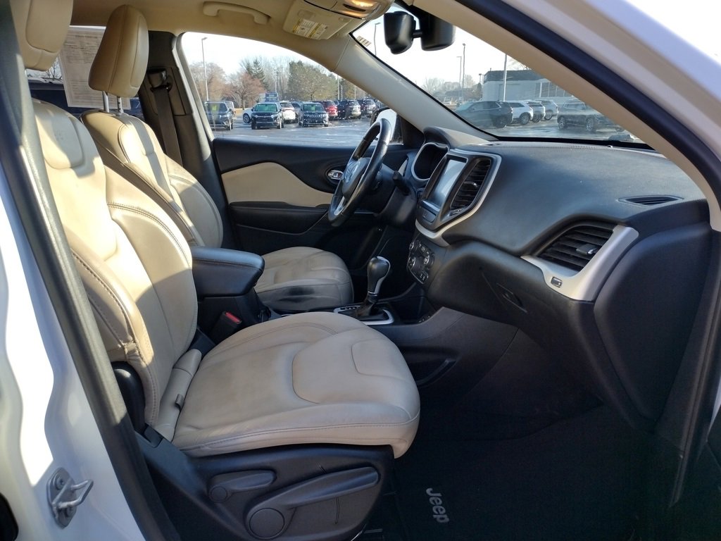 Used 2017 Jeep Cherokee Limited image 20