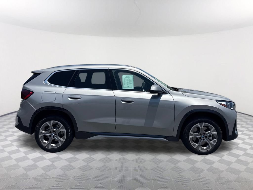 Used 2025 BMW X1 xDrive28i AWD/4WD image 3