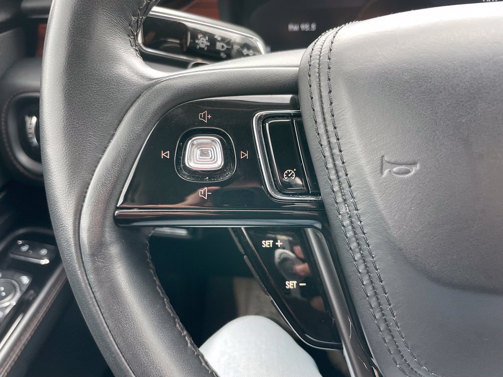 Used 2023 Lincoln Aviator Reserve AWD/4WD image 25