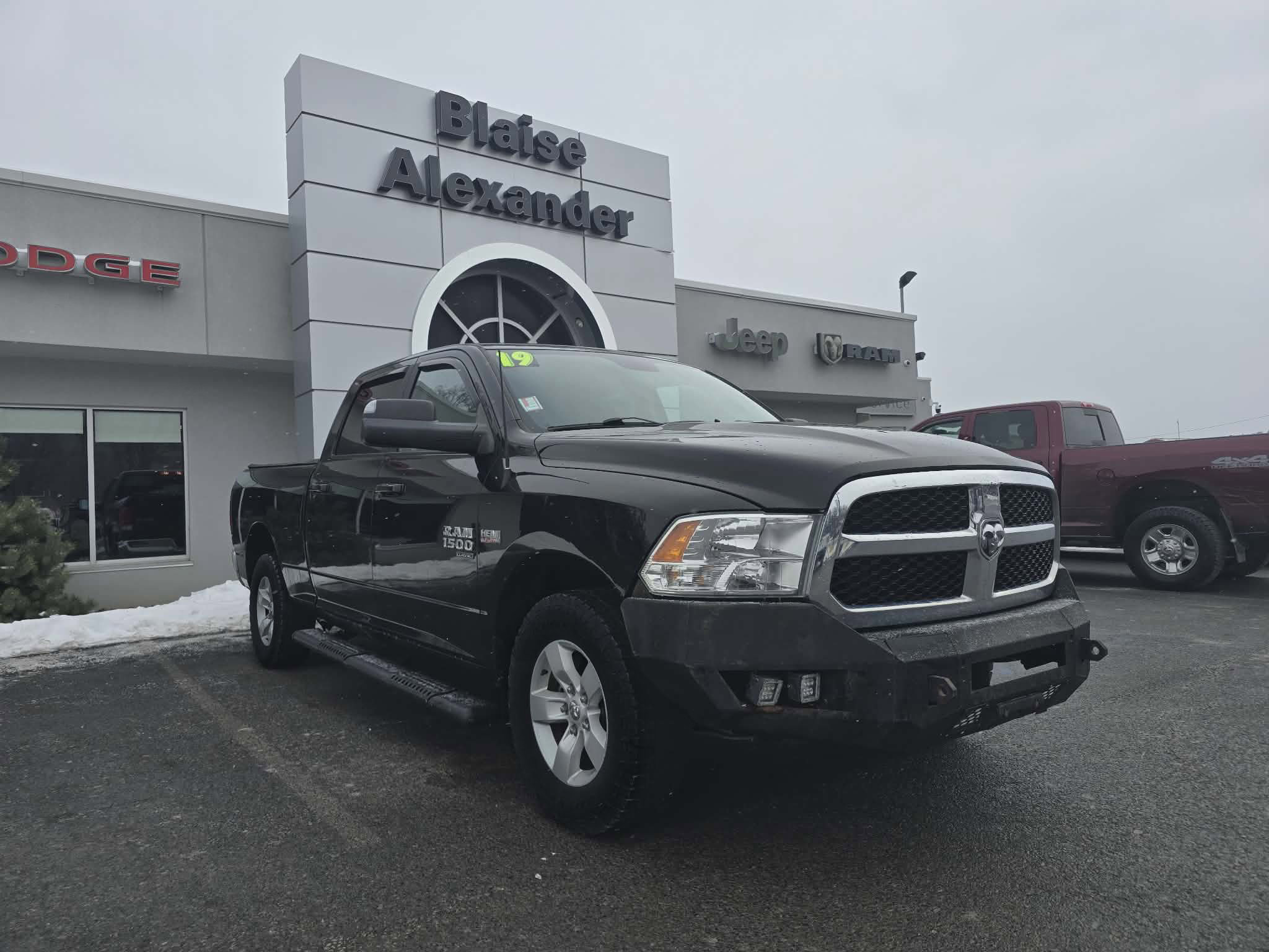 Used 2019 RAM 1500 Classic SLT image 1