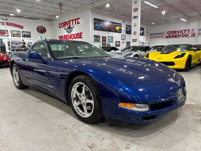 Used 2004 Chevrolet Corvette Coupe w/ Preferred Equipment Group RWD image 27