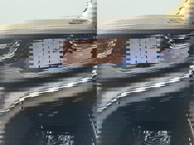 Used 2023 Jeep Grand Cherokee 4x4 image 15