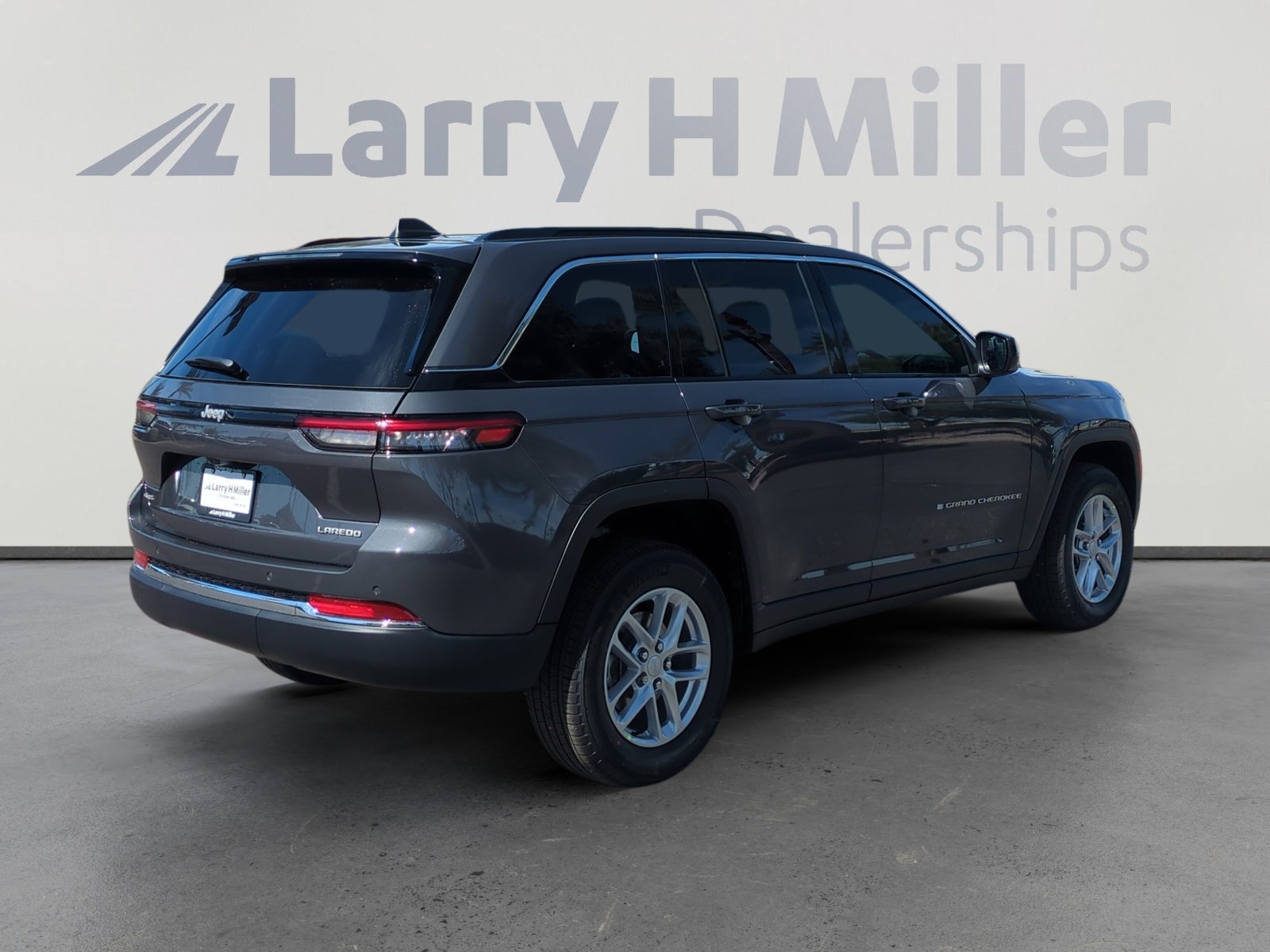 New 2026 Jeep Grand Cherokee Laredo X image 5