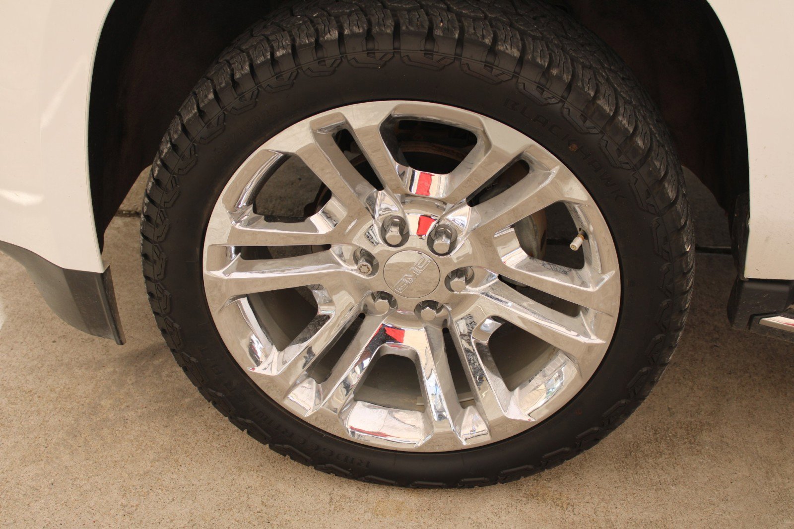 Used 2018 GMC Yukon SLT w/ Premium Edition image 31