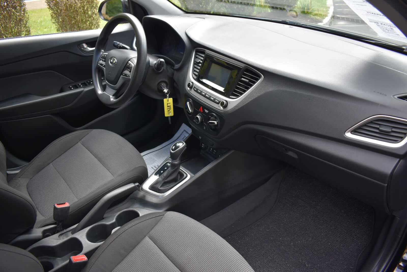 Used 2020 Hyundai Accent SE FWD image 35