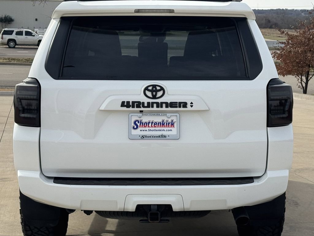 Used 2024 Toyota 4Runner SR5 Premium w/ Moonroof Package image 5