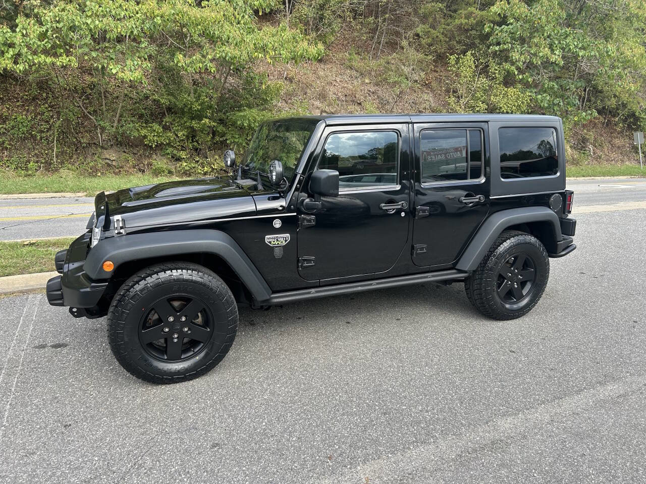 Used 2012 Jeep Wrangler Unlimited Rubicon image 3