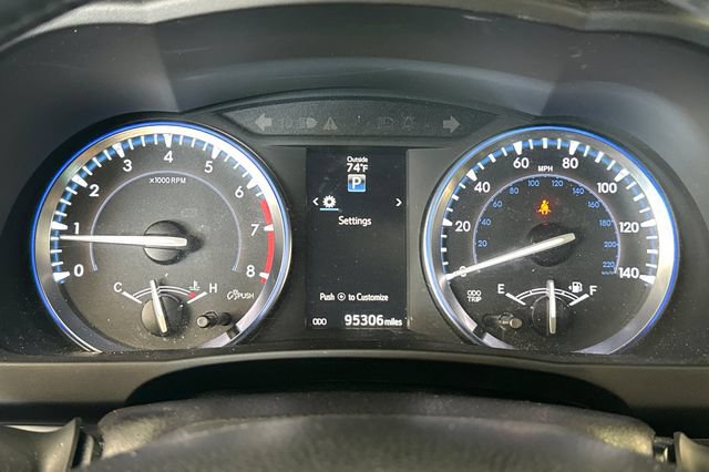 Used 2016 Toyota Highlander Limited AWD/4WD image 30