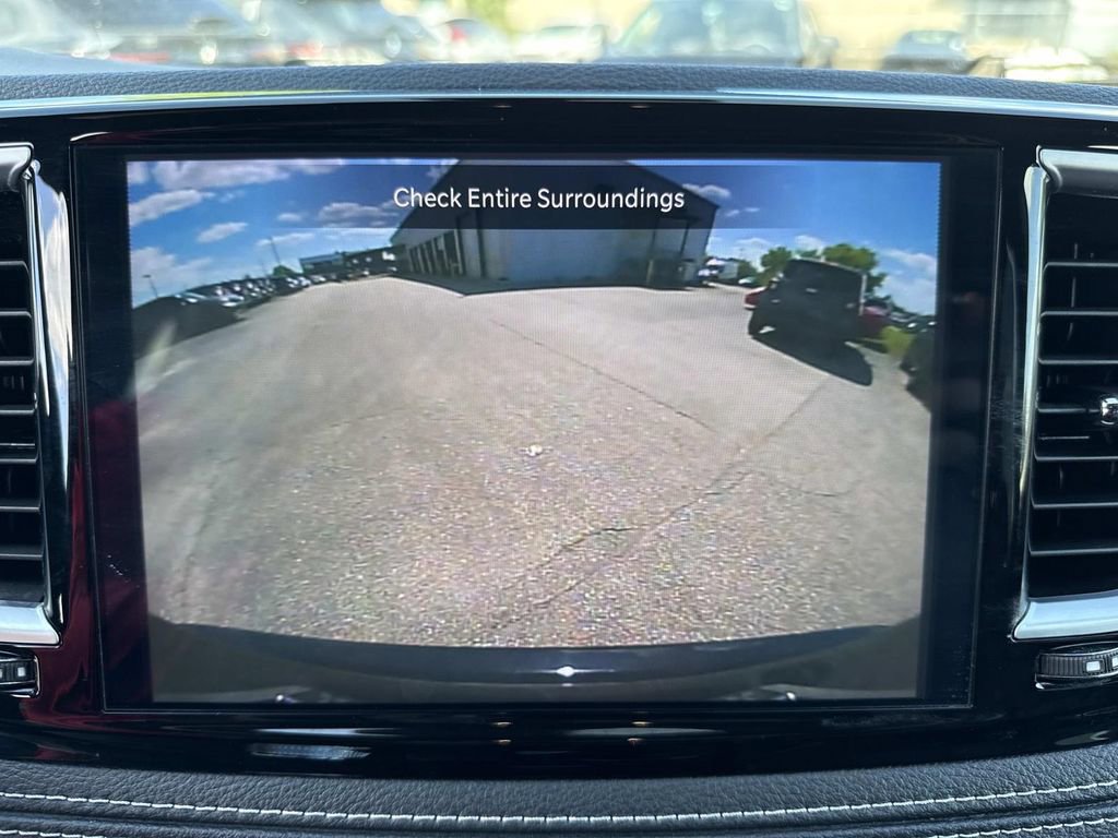 Used 2025 Chrysler Pacifica Limited image 29