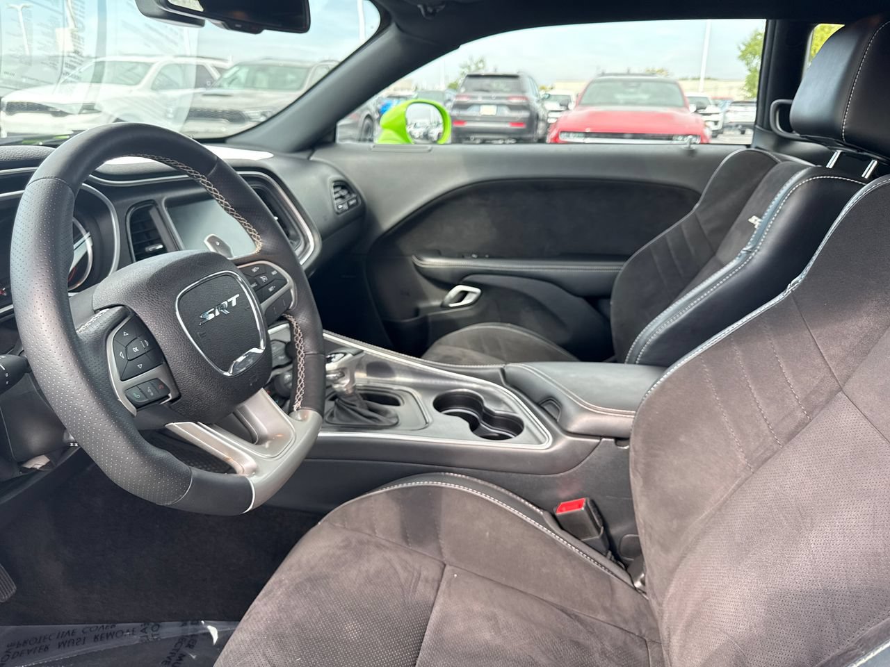 Used 2015 Dodge Challenger SRT RWD image 12