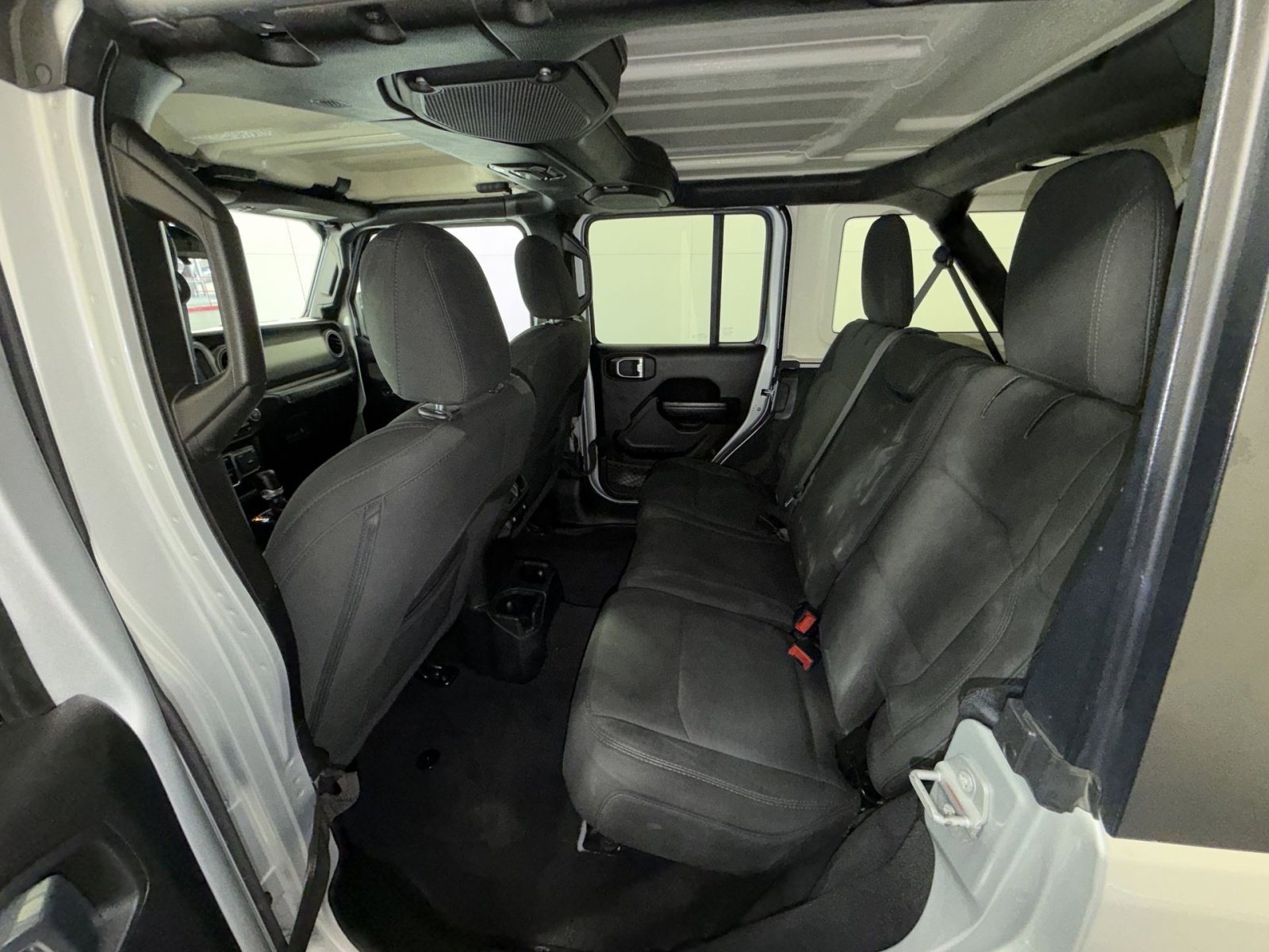 Used 2023 Jeep Wrangler Sport S image 23