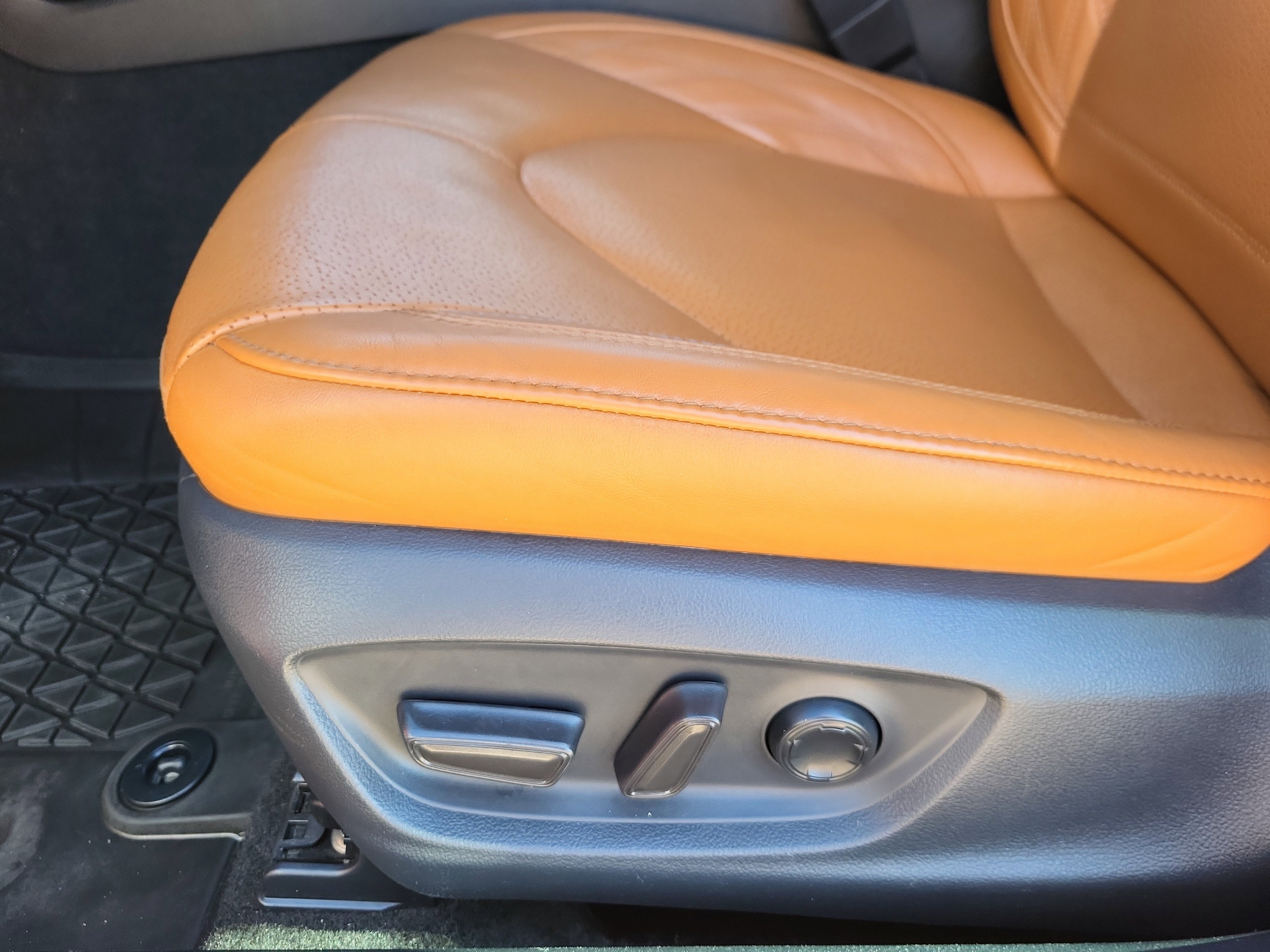 Used 2020 Toyota Avalon Limited w/ Advanced Safety Package image 8