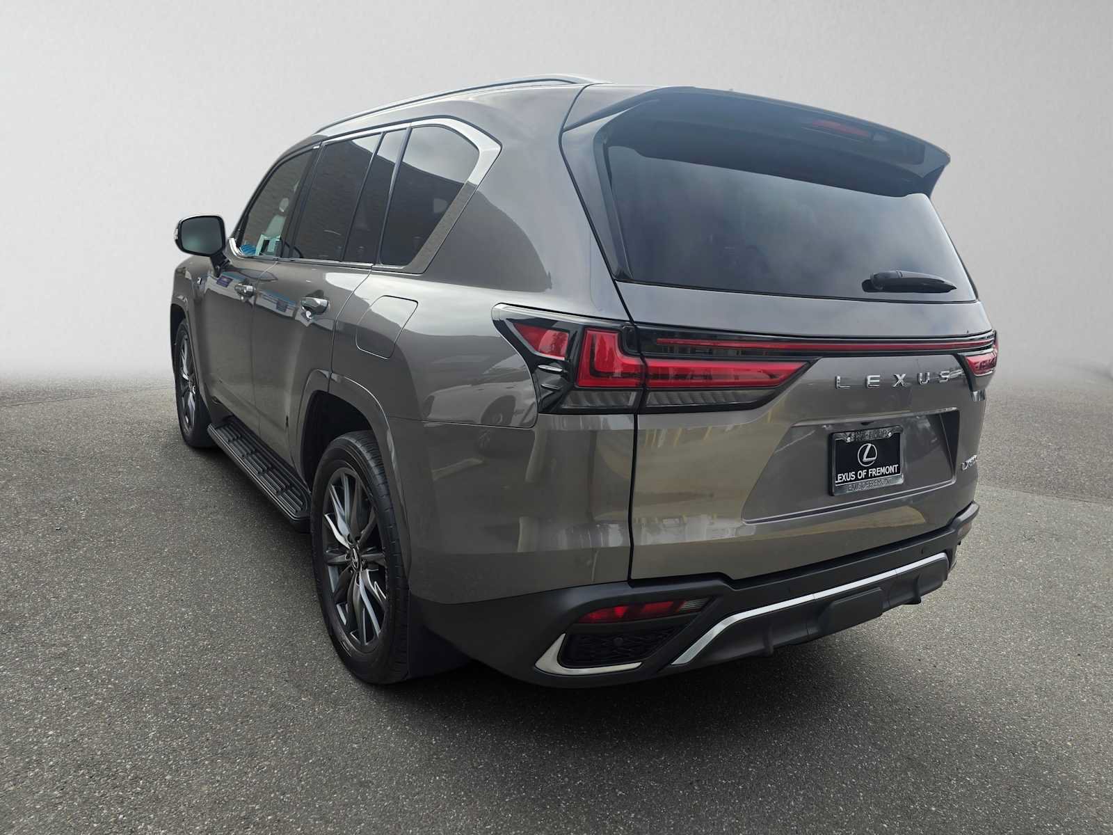 Used 2024 Lexus LX 600 F Sport AWD/4WD image 5