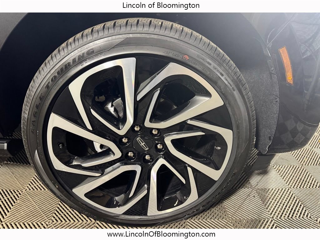 New 2026 Lincoln Navigator L Reserve AWD/4WD image 15