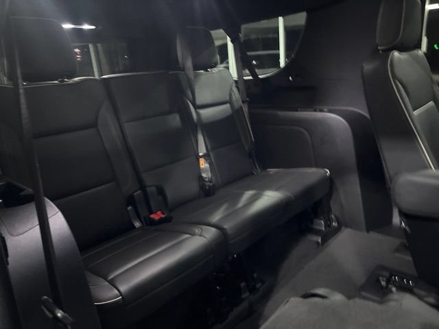 Used 2025 Chevrolet Suburban Premier AWD/4WD image 41