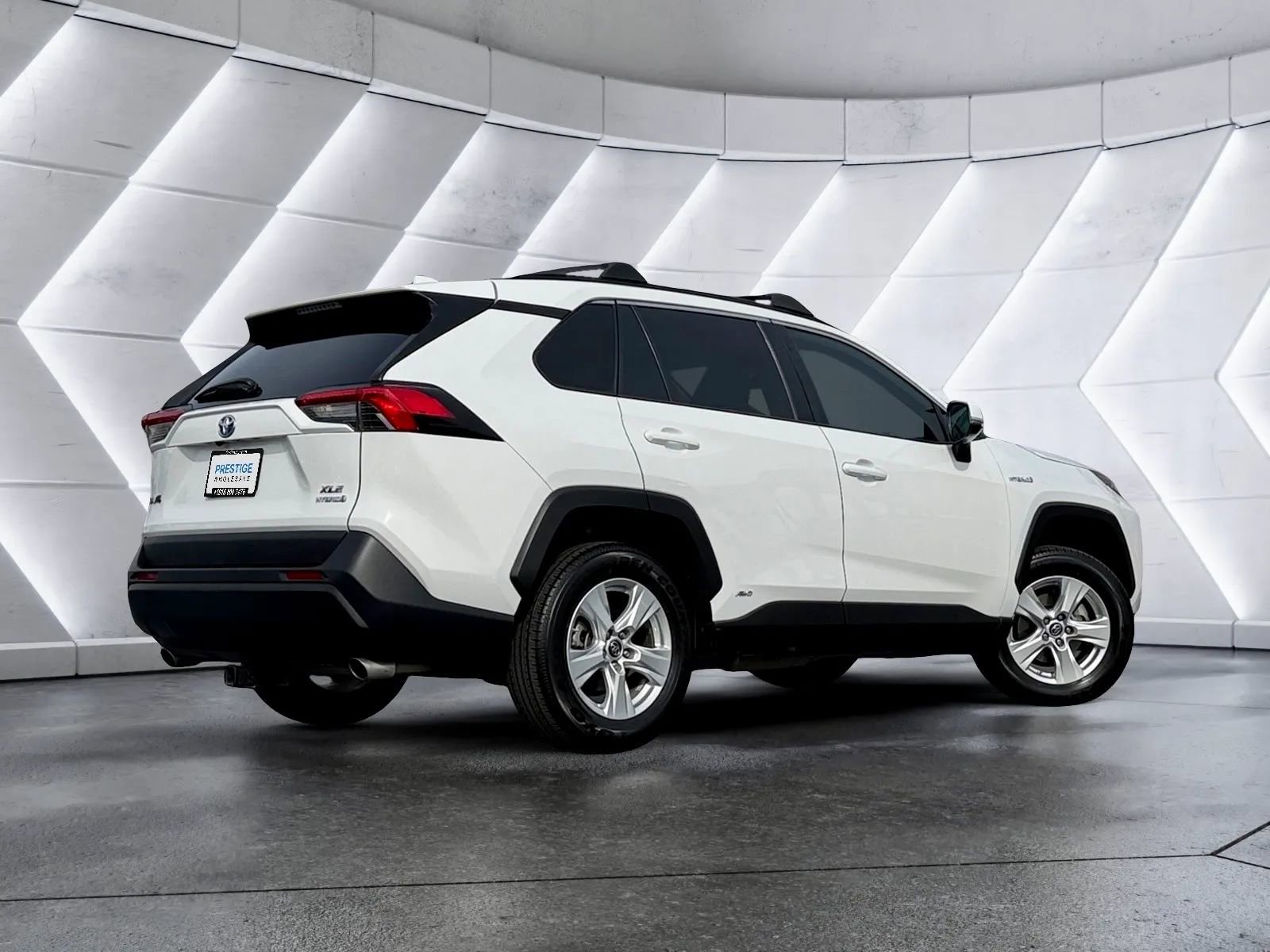 Used 2019 Toyota RAV4 XLE w/ Convenience Package image 6