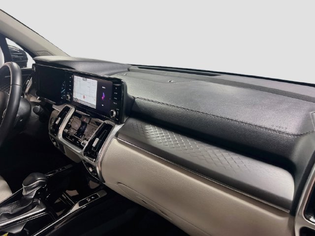 Certified 2023 Kia Sorento SX FWD image 32