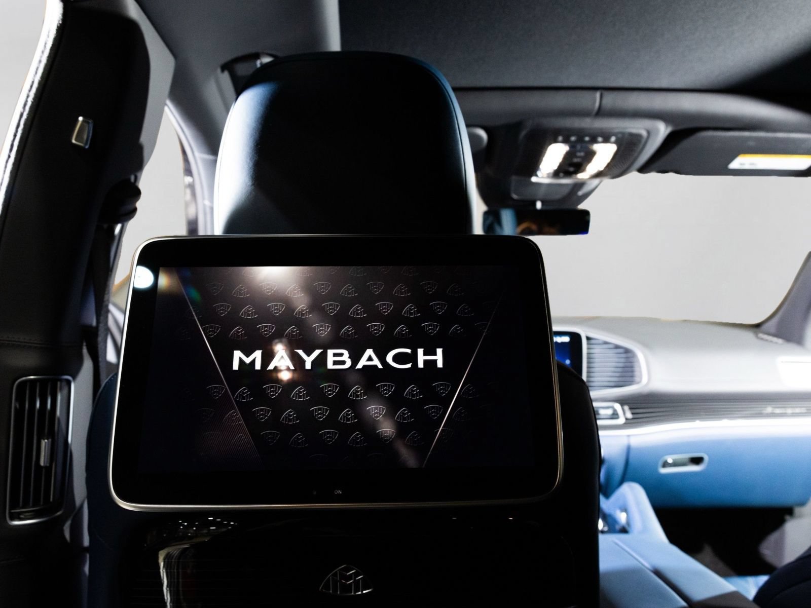 Used 2025 Mercedes-Benz Maybach GLS 600 4MATIC image 39