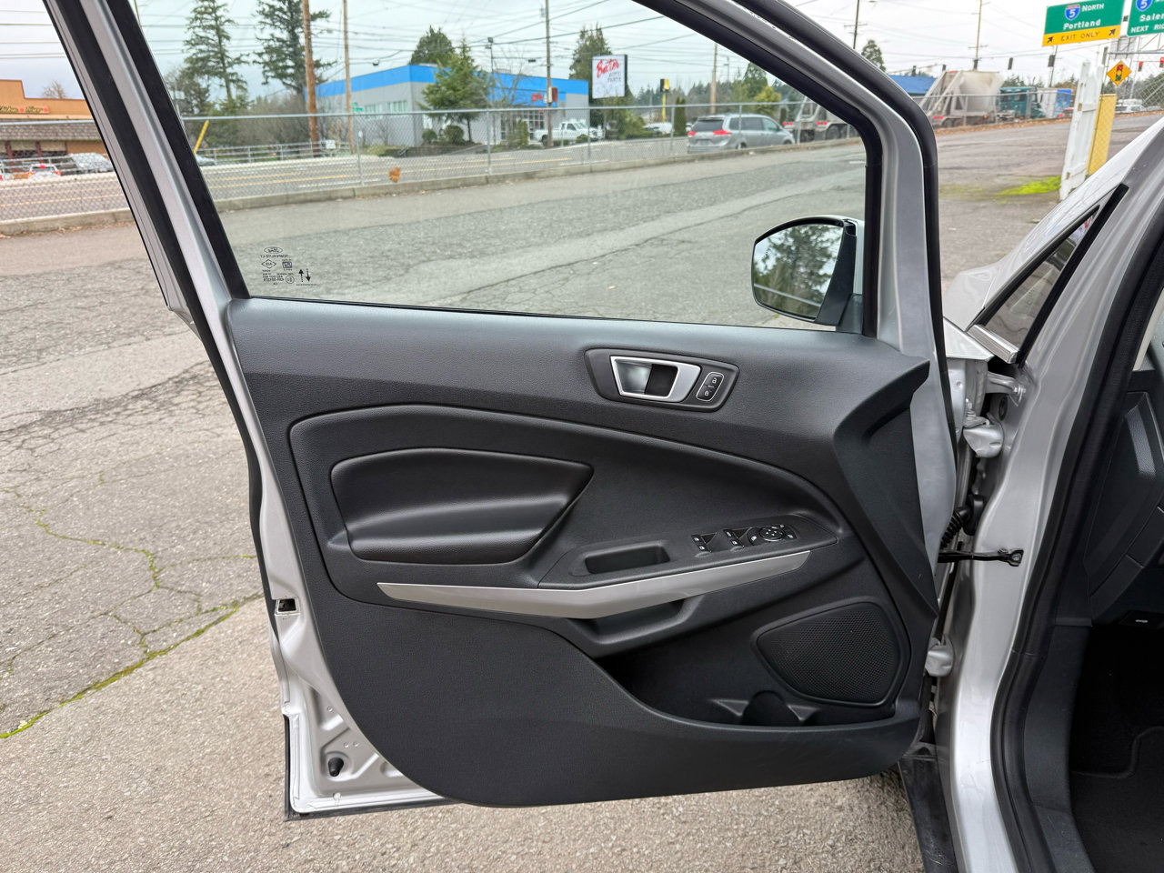 Used 2021 Ford EcoSport Titanium image 17