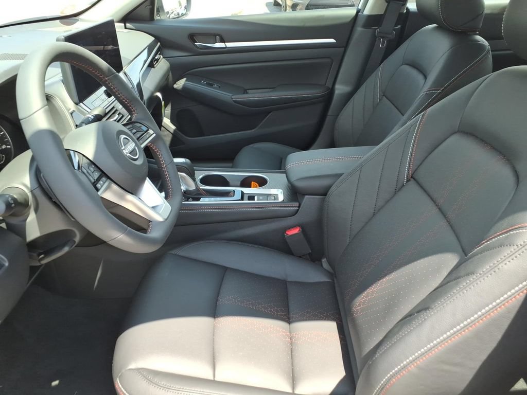 New 2026 Nissan Altima 2.5 SR w/ SR Premium Package FWD image 17