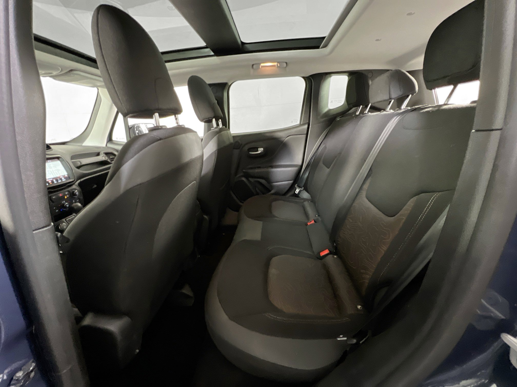 Used 2023 Jeep Renegade Latitude w/ Sun/Sound Group AWD/4WD image 24