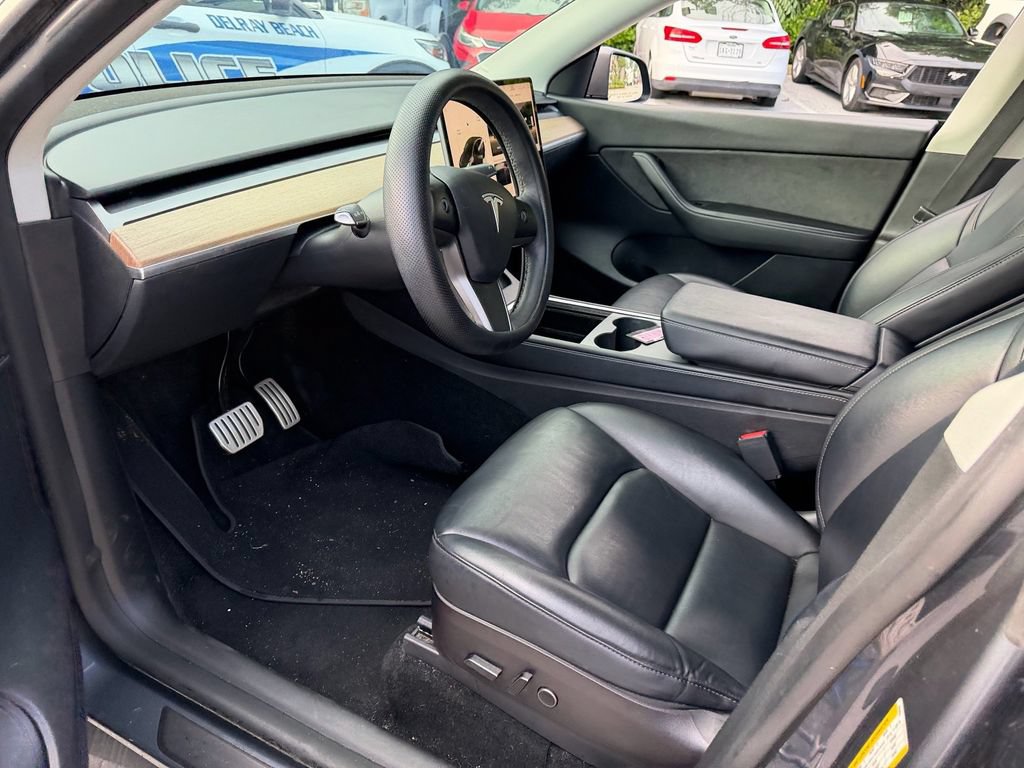 Used 2022 Tesla Model Y Performance AWD/4WD image 10