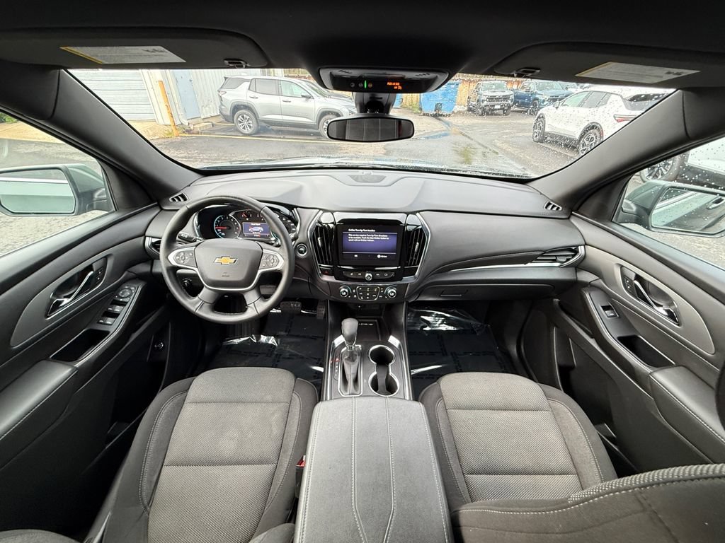 Used 2023 Chevrolet Traverse LT FWD image 23