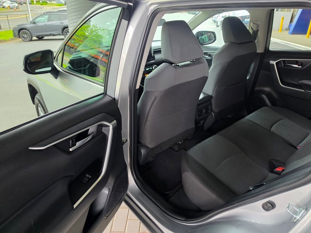 Used 2024 Toyota RAV4 XLE w/ Convenience Package AWD/4WD image 15