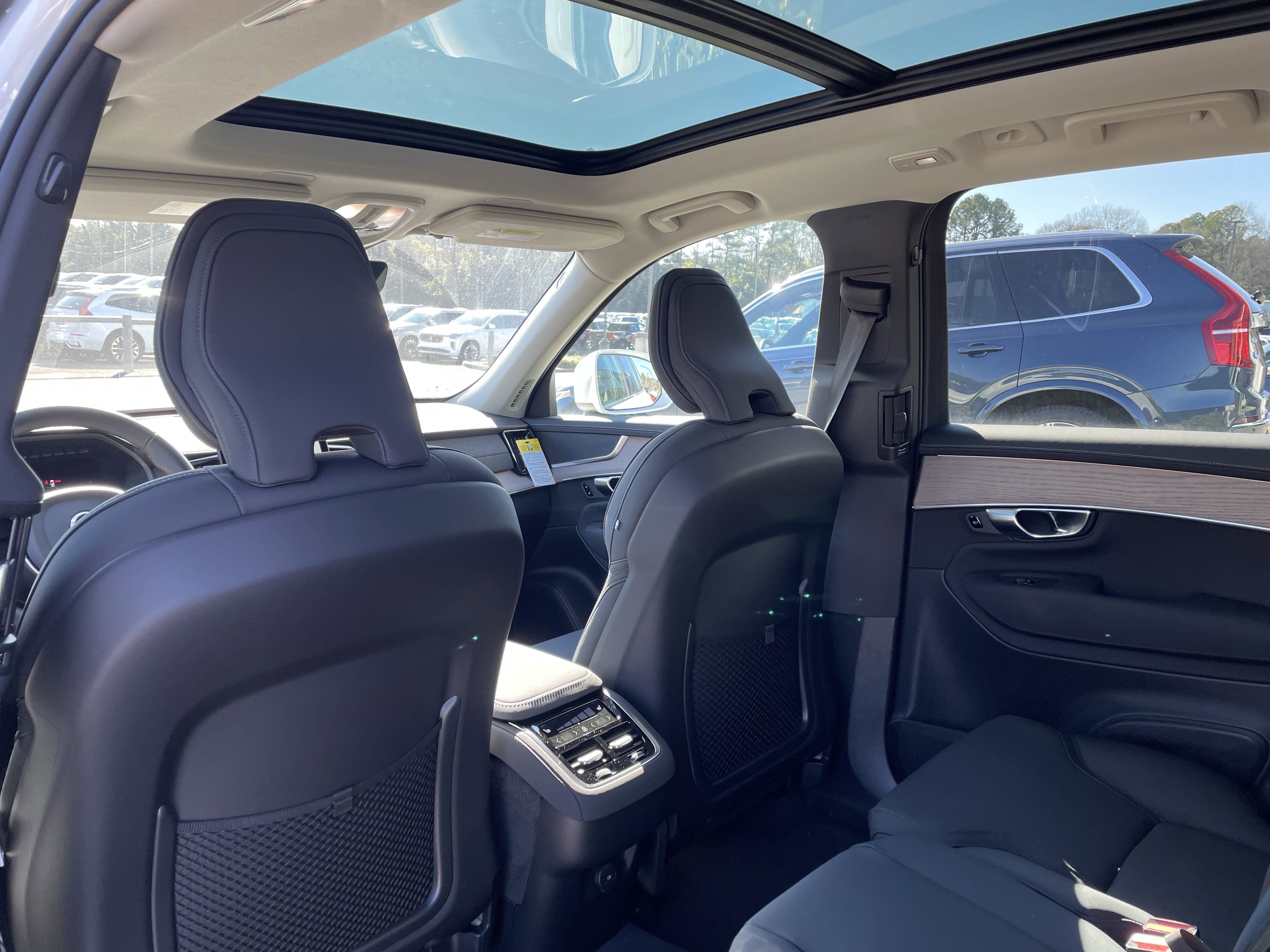 New 2026 Volvo XC90 B5 Core image 12