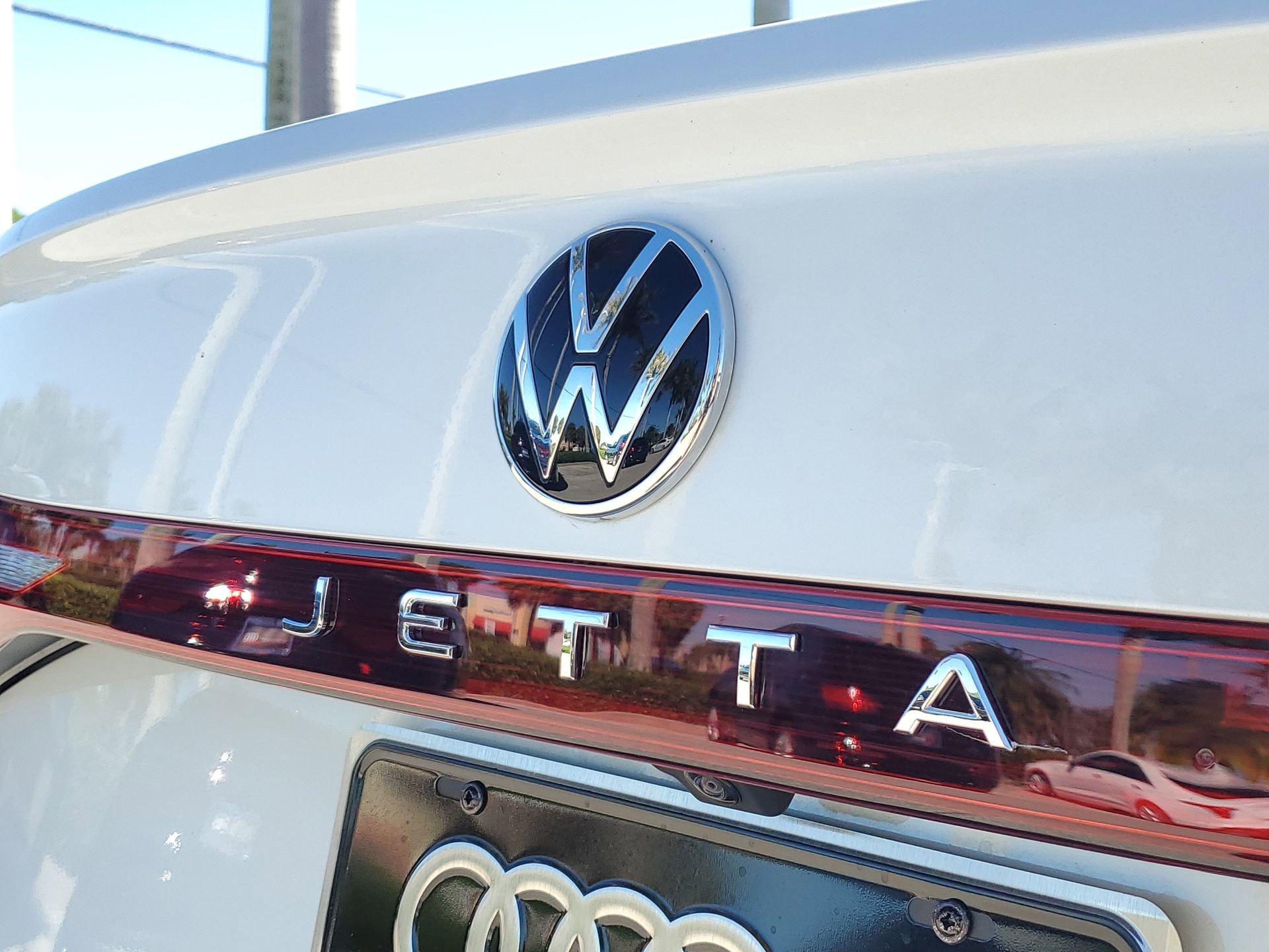 Used 2025 Volkswagen Jetta SE image 8