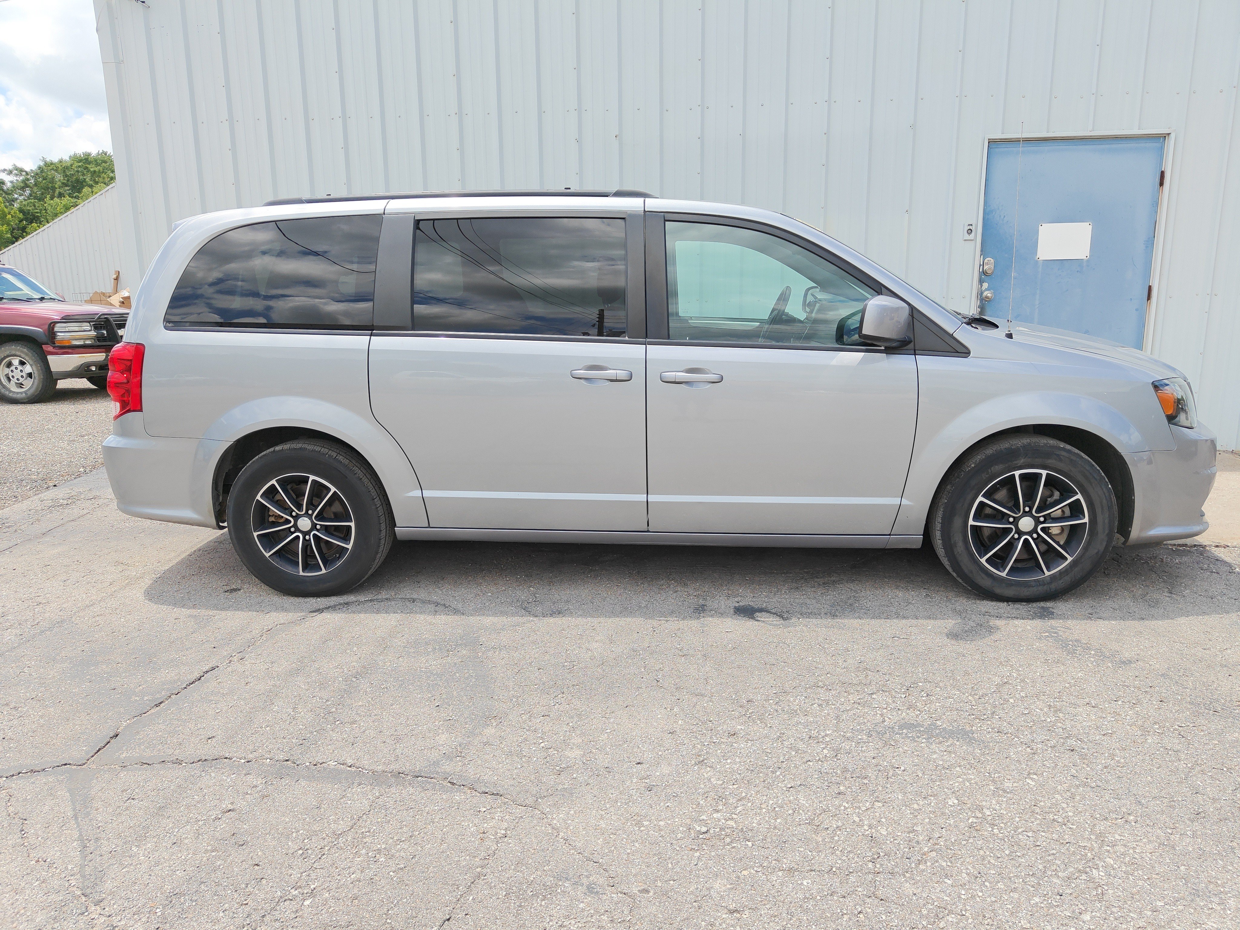 Used 2019 Dodge Grand Caravan GT FWD image 1