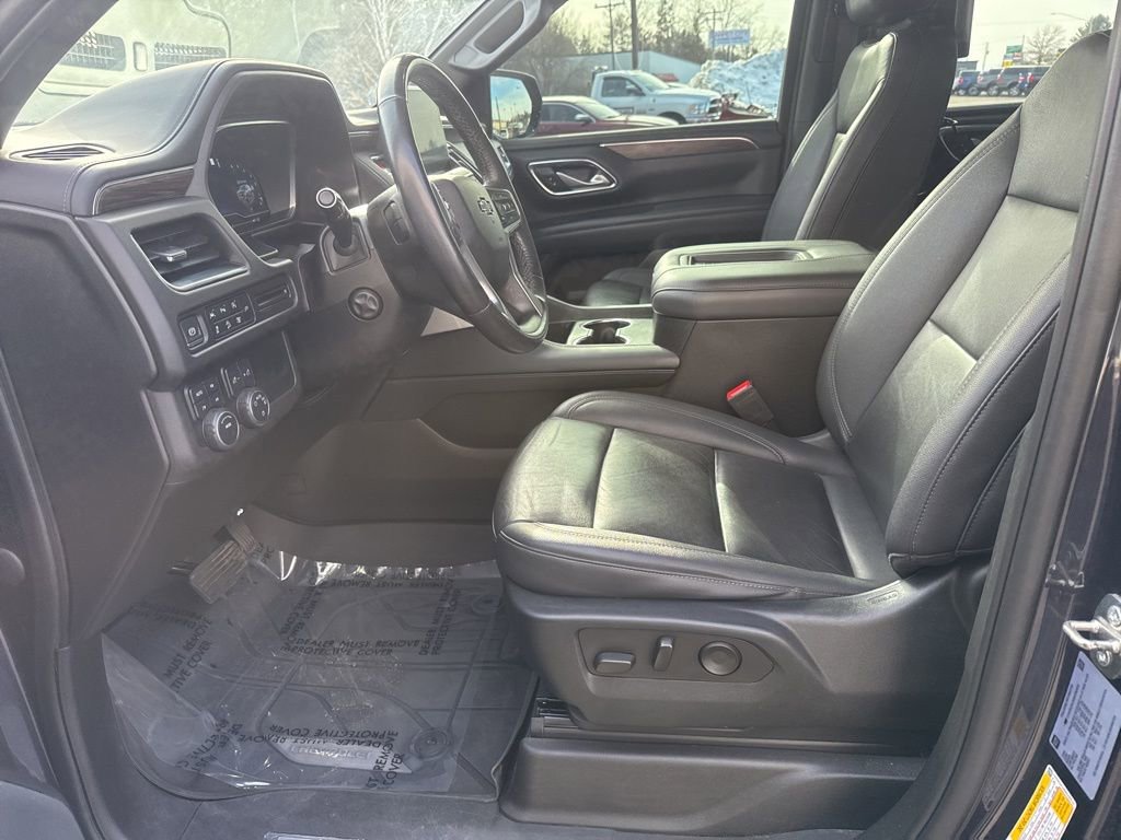 Used 2022 Chevrolet Suburban Z71 w/ Luxury Package image 14