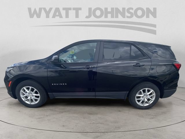 Used 2024 Chevrolet Equinox LS w/ LS Convenience Package AWD/4WD image 4