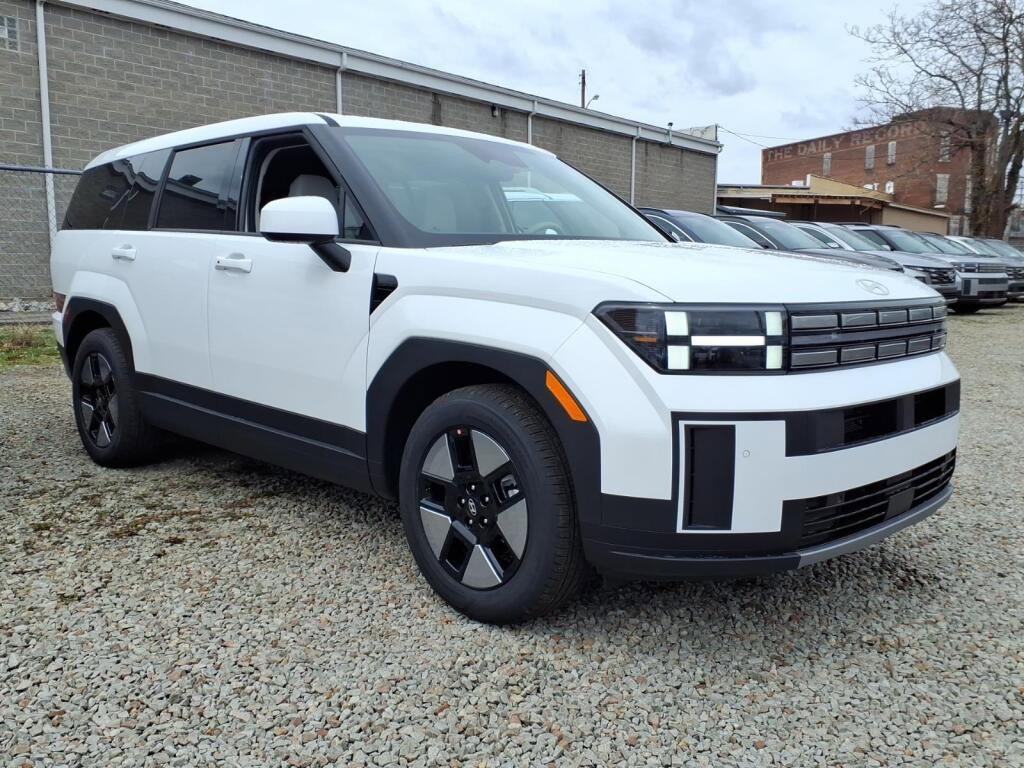 New 2026 Hyundai Santa Fe SE image 2