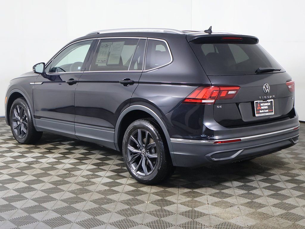 Used 2022 Volkswagen Tiguan SE w/ Panoramic Sunroof Package image 8